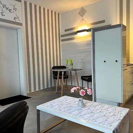 Fewo Blankenese Im Haus Luehegarten Grünendeich Εξωτερικό φωτογραφία