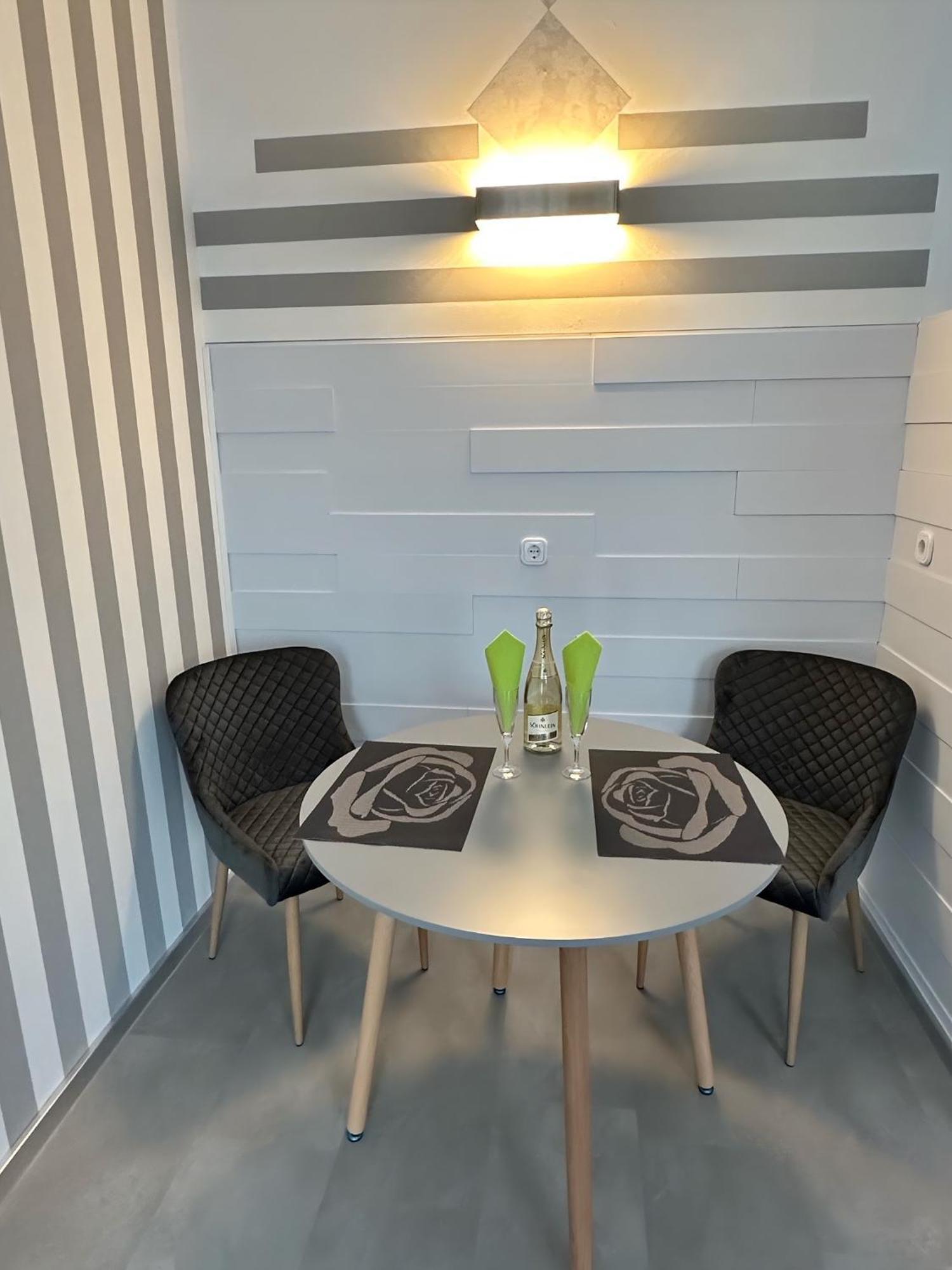 Fewo Blankenese Im Haus Luehegarten Grünendeich Εξωτερικό φωτογραφία